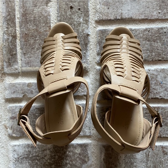 👡Nude Chunky Sandal Heels 👡 - Picture 8 of 9